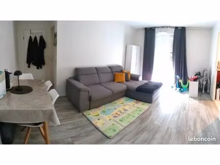 particulier loue un f2 de 44 m² avec balcon à creil