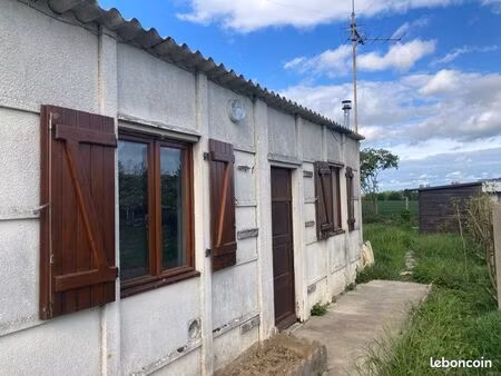 petite maison à la campagne