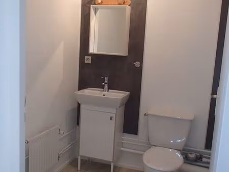 bel f1 30m² en vieille ville + parking fermé