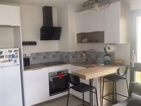 apparemment t2 meublé + garage