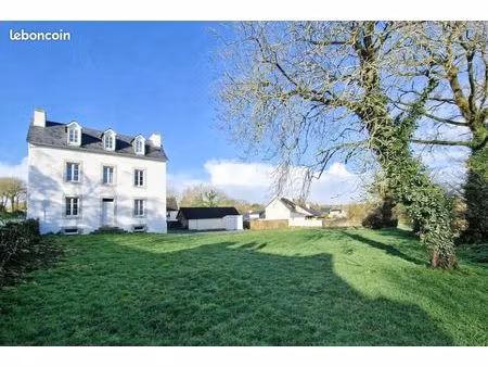 maison t4 rénovée avec jardin – 3 chambres – 5 min carhaix – dpe c