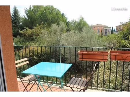 beau t2 meublé terrasse + parking