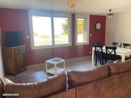 au bord de la mer 55 m2   wifi   parking privé  plein pied