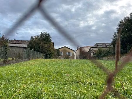 terrain ~800 m² à louer – jardin / animaux – centre aire-sur-l’adour