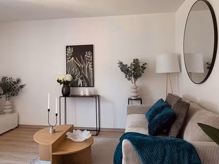 grand f2 rénové à neuf  meublé et lumineux – hyper-centre de champagnole