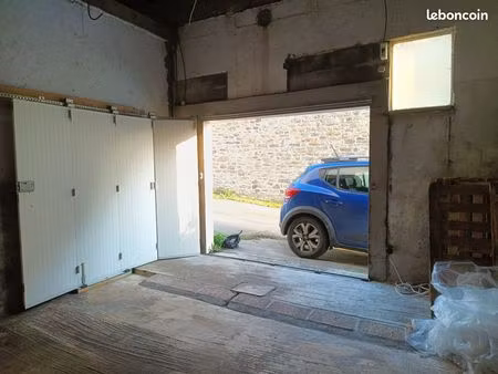 box / atelier/ garde meubles / garage 21m2 ou 73m3 avec electricite