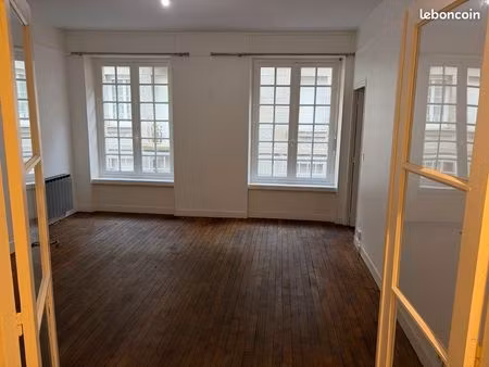 beau t2 46 m² intramuros saint-malo – lumineux – parquet ancien