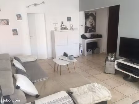 t4 75 m2 non meublé 1050 euros +charges