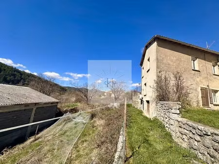 maison en drôme provençale avec vue