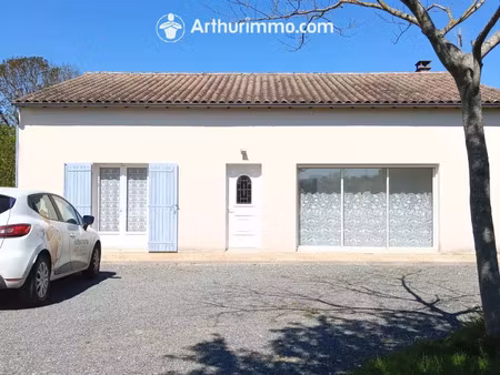 location maison 4 pièces 132 m2 à saint-hilaire-de-villefranche