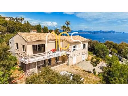 villa de luxe de 6 pièces en vente les issambres  provence-alpes-côte d'azur