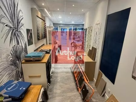 location local commercial 40m² sens 89100