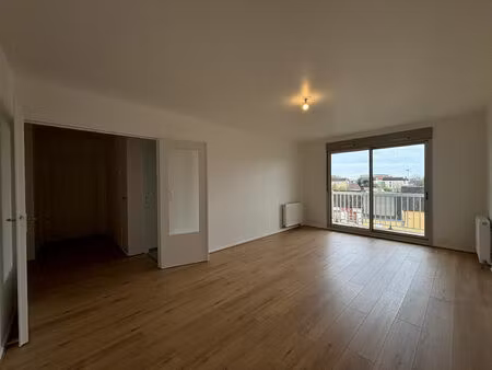 location appartement 3 pièces 64m²