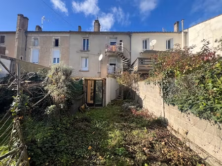vente immeuble 10 pièces  200.00m²  aiguillon