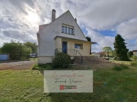 a vendre en exclusivité aux herbiers  maison de 140 m2 avec 4 chambres et 1 bureau sur un 