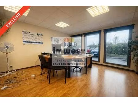 location local d'activités 600 m²