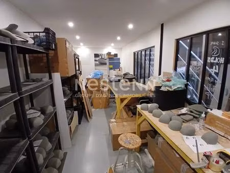 location local d'activités 332 m²