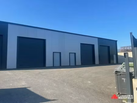 location local d’activités montussan 33450 180m²