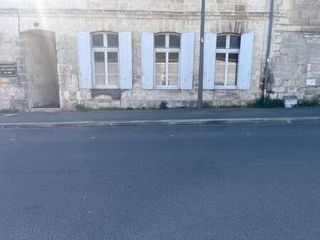 vente local d'activité 7 pièces  95.00m²  rochefort