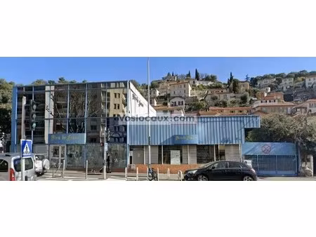 location local d'activités 1 127 m²