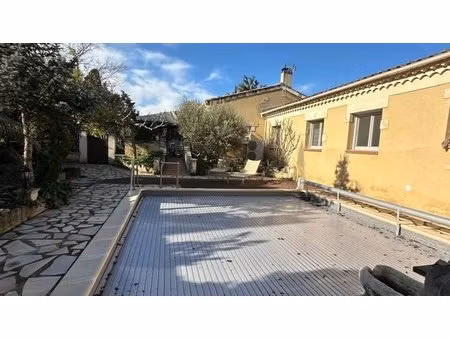 villa de plain pied avec appartement et dépendances à vedène