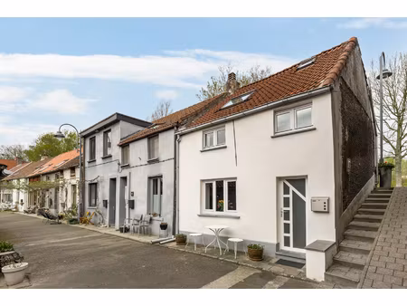 huis te koop in boom met 2 slaapkamers