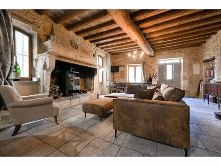 demeure de village du xviiie de 190 m² avec toit terrasse