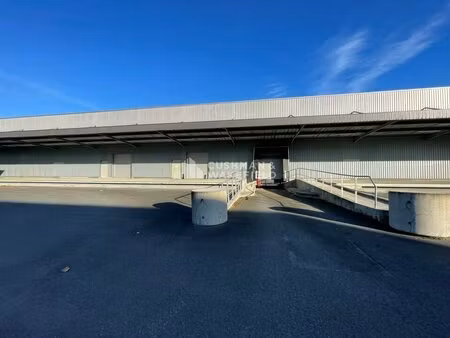 location entrepôt blanquefort 33290 1558m²