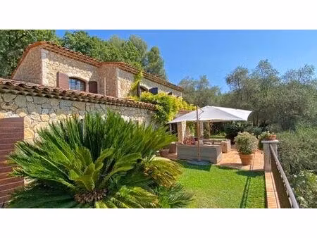 maison de luxe de 300 m2 en location spéracèdes  france