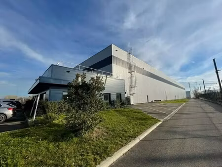 location local d'activités 4 326 m²
