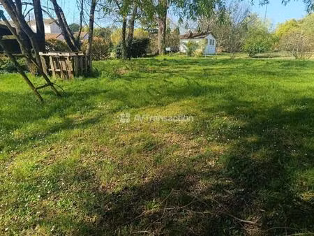 terrain constructible 600 m² avec une voie privée de 200m²