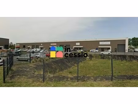 location local d'activités 358 m²