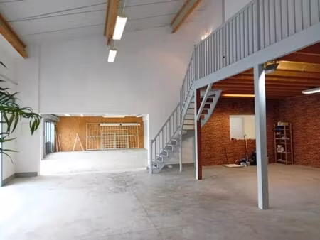 très belle surface commerciale