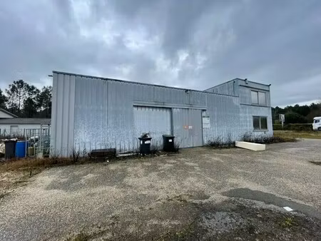 location local d'activités 330 m²