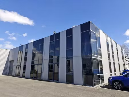 location local d'activités 612 m²