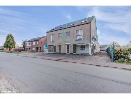 duplexappartement met autostaanplaats  garagebox en kelderberging nabij centrum bilzen