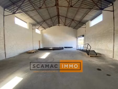 location entrepôt 223 m²