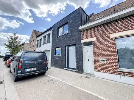 volledig vernieuwde woning nabij centrum staden