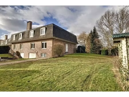 villa met mooie tuin in rustige straat