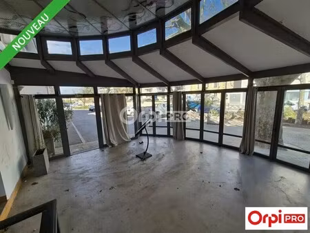 location commerce 208 m²