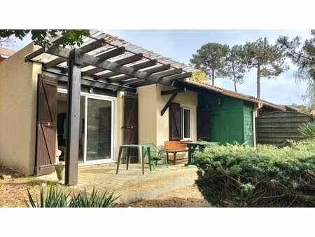 charmant pavillon au coeur du golf dans un cadre naturel privilégié