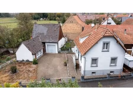 * rountzenheim/auenheim - maison de 90 m² rénovée en partie  avec dépendances  dans un cad