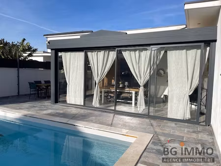 villa contemporaine avec piscine et grand garage