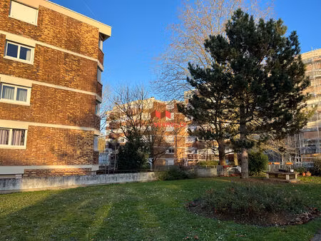 location appartement 2 pièces 53m²