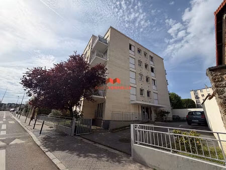 location appartement 1 pièce 28m²
