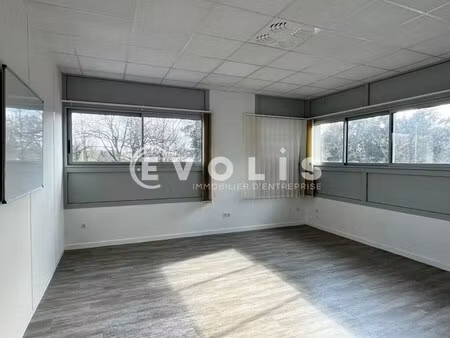 location bureaux 64 m²
