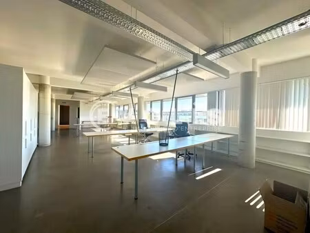 location bureaux 373 m²