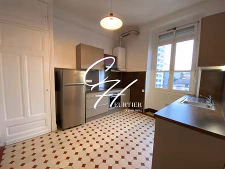 location appartement 2 pièces 72m2 grenoble 38000 - 914 € - surface privée