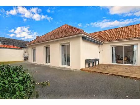 rare à lons - a vendre maison de plain-pied de 2011 avec 4 chambres et un grand garage - d