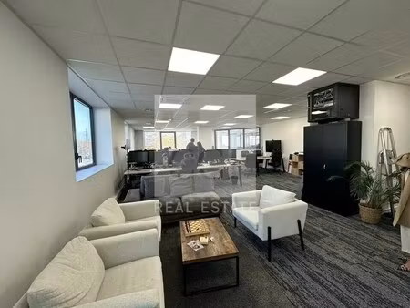 location bureaux 107 m²